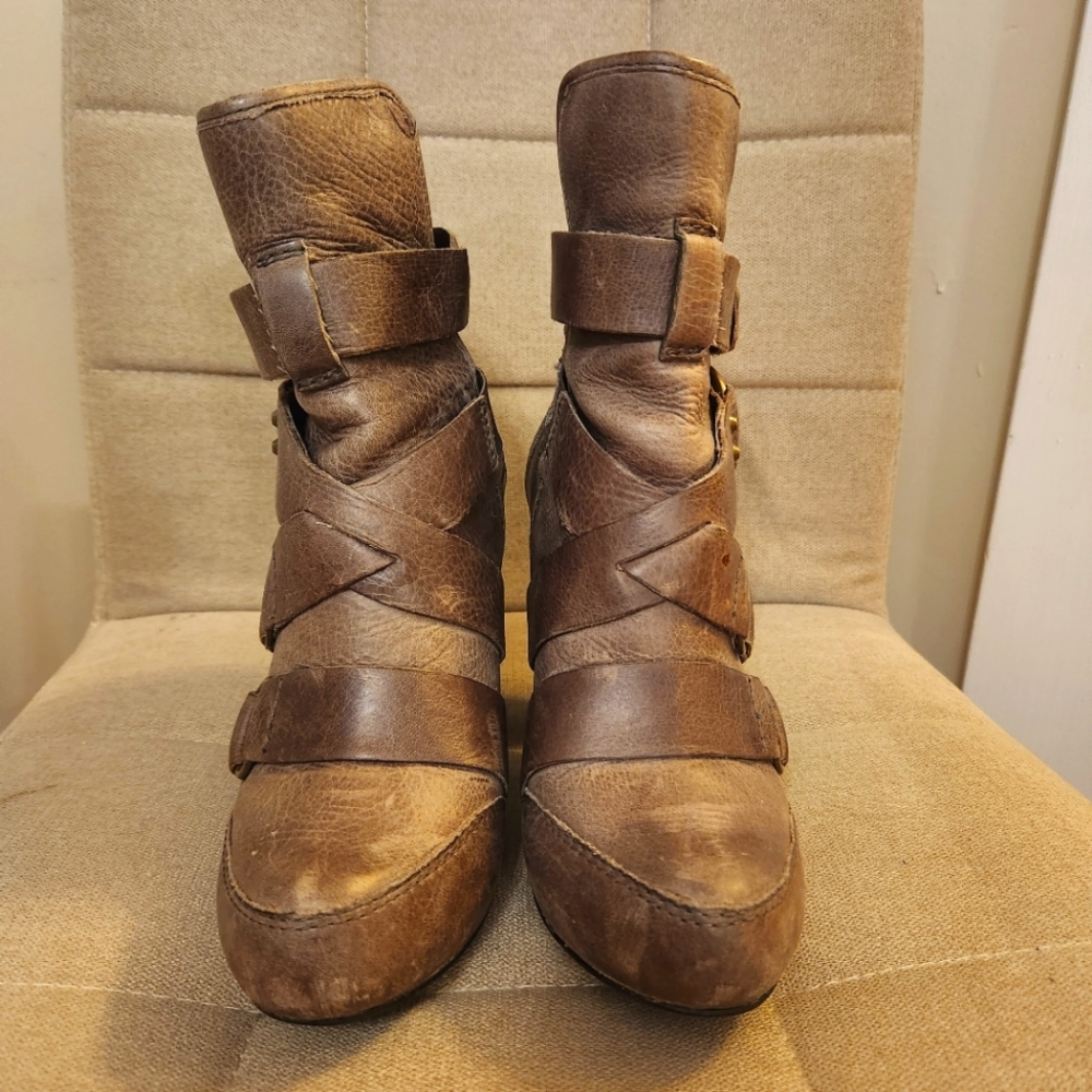 DKNYC Distressed Gray Boots 7.5